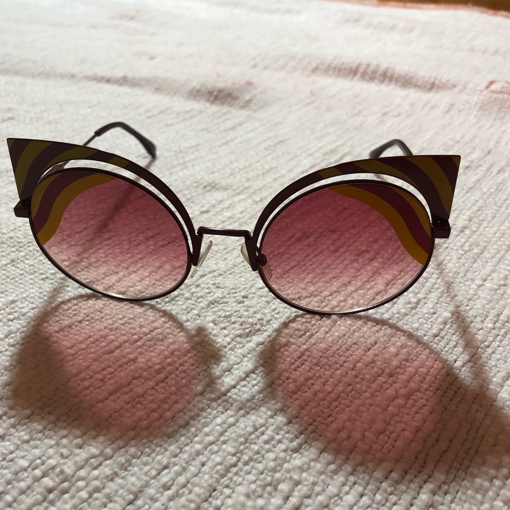 Stylish FENDI sunglasses 🌞